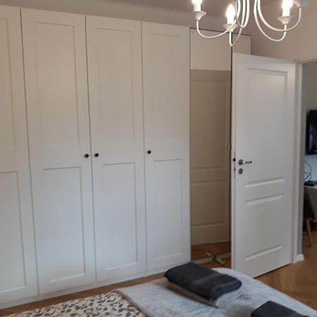 2 Bedroom City Center Apartment Katoviçe Dış mekan fotoğraf