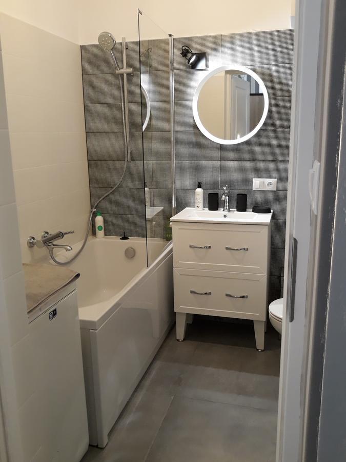 2 Bedroom City Center Apartment Katoviçe Dış mekan fotoğraf